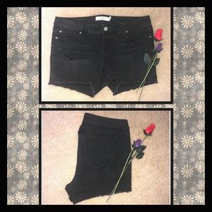 🖤Torrid black frayed shorts